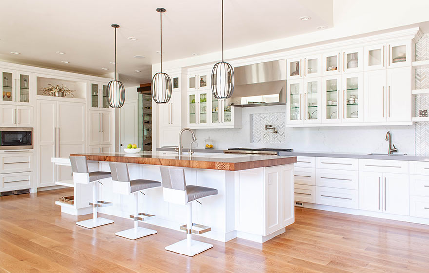 A stunning white painted kitchen, perfect for entertaining.