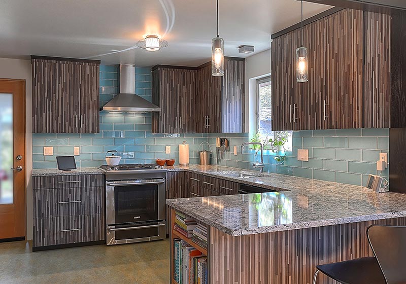 Make a statement with a beautiful patterned laminate material, matched perfectly with Streamline® RTA Cabinets.
