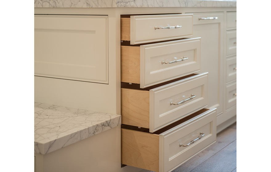 Elegant White Hayes 3/4&quot; (348) Closet - 10374