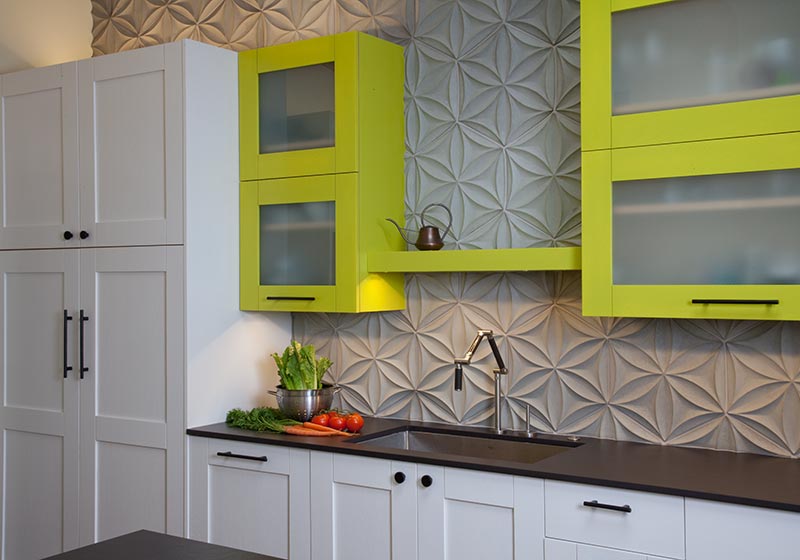 This eye catcher pairs Red Oak with paint to give detail up close.