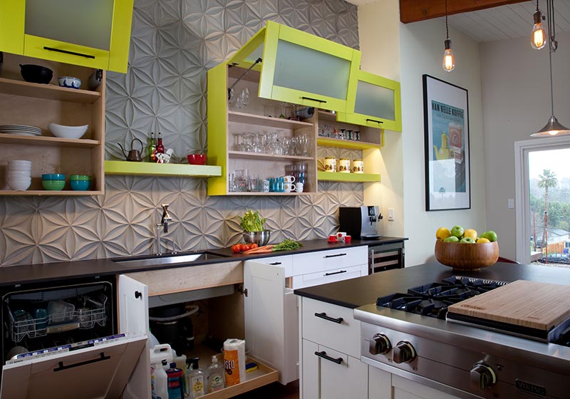 This eye catcher pairs Red Oak with paint to give detail up close.