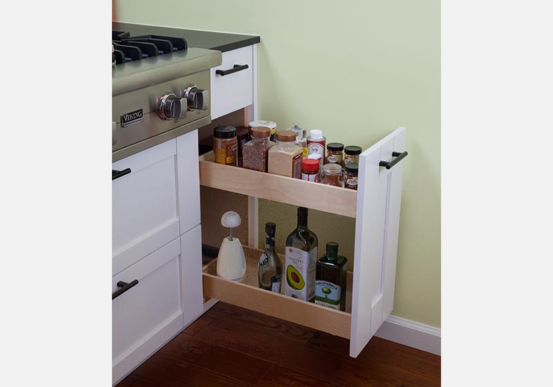 This eye catcher pairs Red Oak with paint to give detail up close.