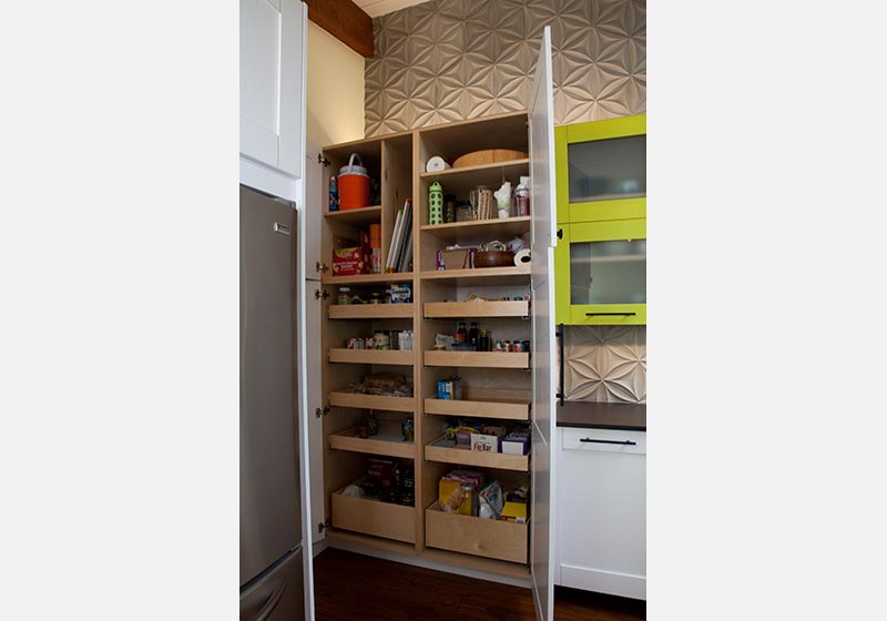 This eye catcher pairs Red Oak with paint to give detail up close.