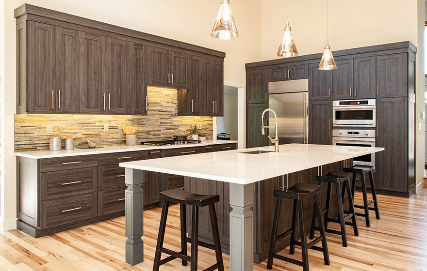 Stylish and sleek, this textured melamine kitchen provides a perfect place to gather and celebrate. 