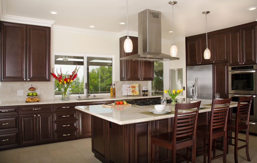 Streamline® Cabinet Boxes are the building blocks for this elegant and timeless kitchen.