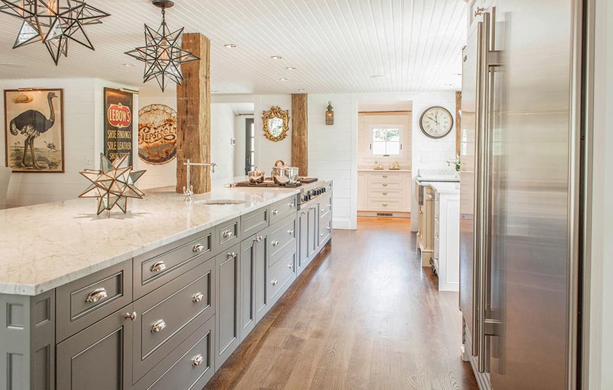 Streamline cabinets and Solvent-Based Finish paints work together in the restoration of this 1700's farmhouse