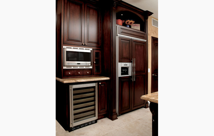Dark stained cabinetry and a beautifully crafted Tuscany 3/4" (590) Doors work together to bring warmth and beauty.